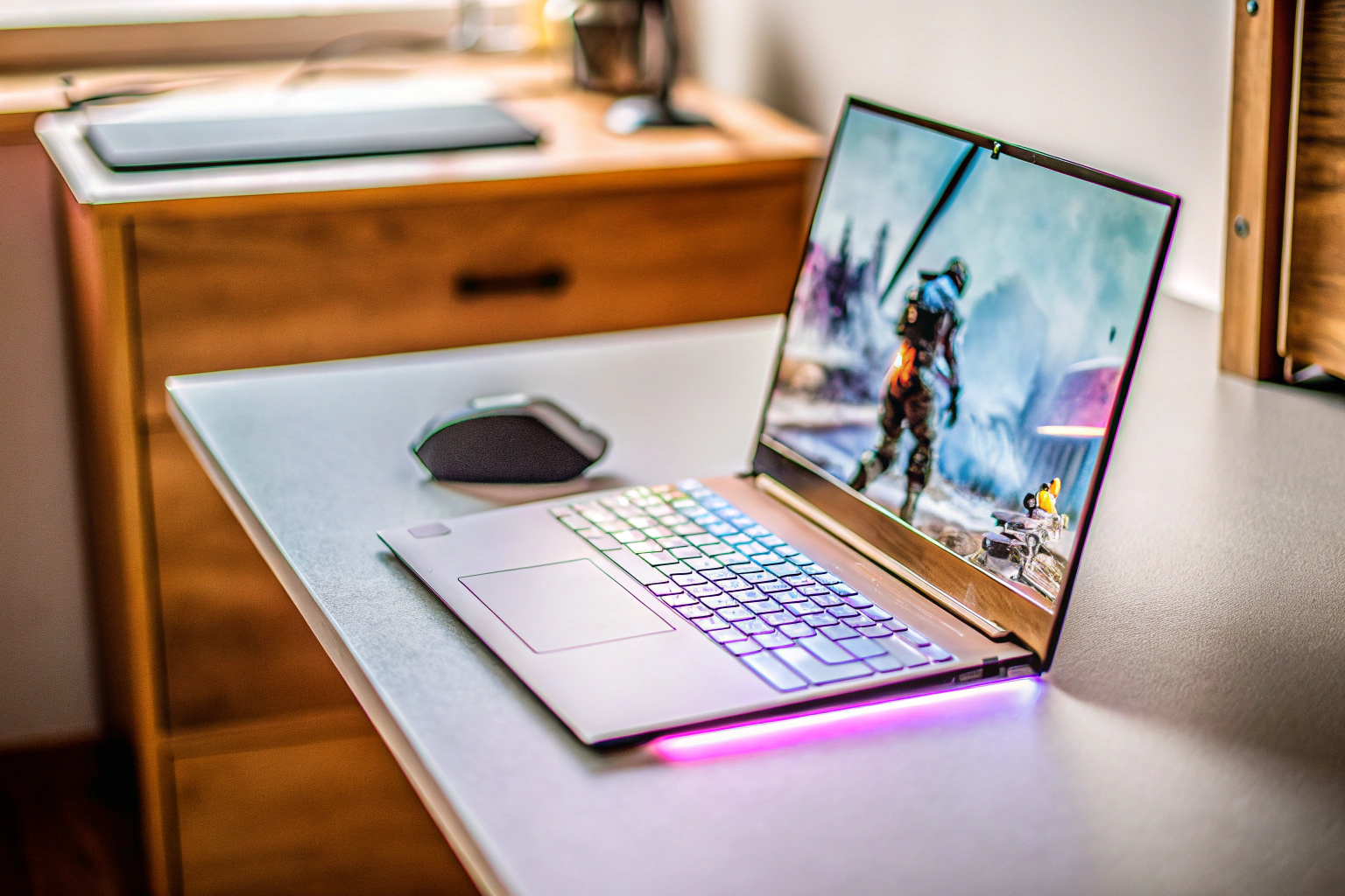 Moderner Gaming-Laptop mit RGB-Beleuchtung